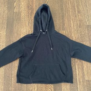 Simple black sweatshirt/hoodie